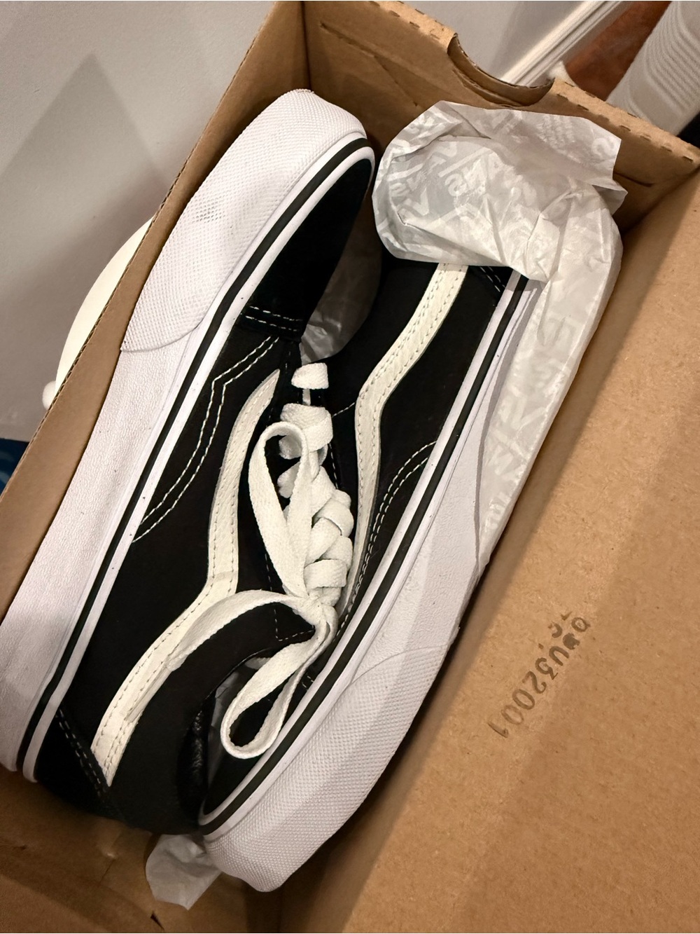 Vans Old Skool Box in Red, White, Black